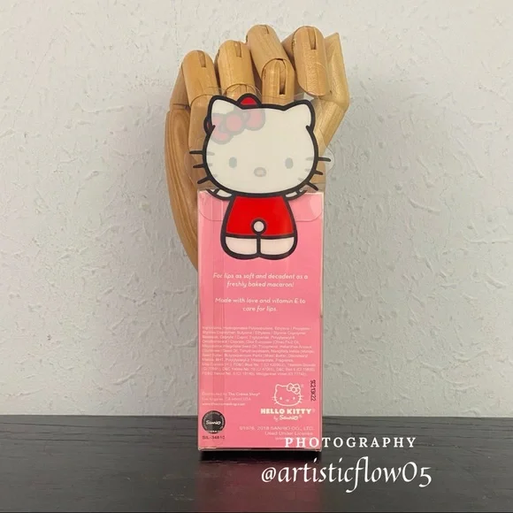 NEW! Limited Ed. The Crème Shop Hello Kitty Macaron Lip Balm Icing On The Cake - Picture 4 of 7